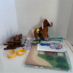 Melissa & Doug - train & jump HORSE SHOW 25 pcs play set